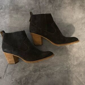 Dolce Vita Black Ankle Boots with Chunky Wooden Heel